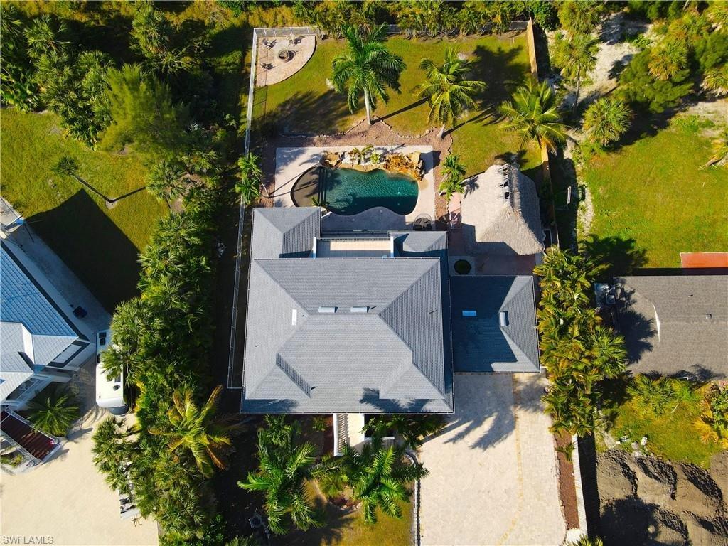 16700 Wisteria Dr, Fort Myers, photo 3 of 25