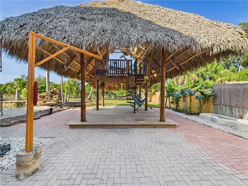 16700 Wisteria Dr, Fort Myers, photo 5 of 25