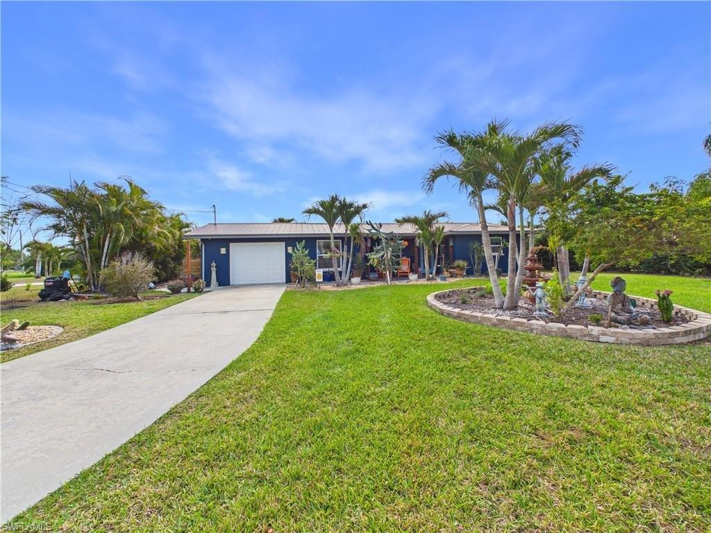 Exterior of 1704 Cascade Way, North Fort Myers